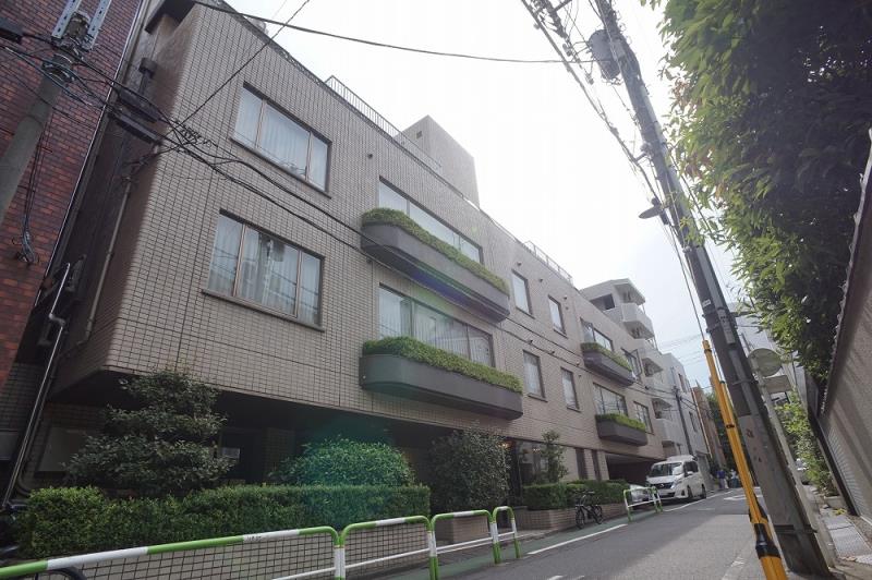 Exterior of ELITE-INN TOKYO 3F