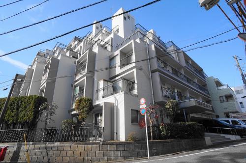 Exterior of Meguro Coop Bearnaise