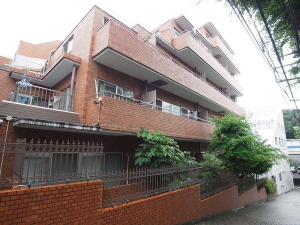 Exterior of Lionsmansion Hiroo 2