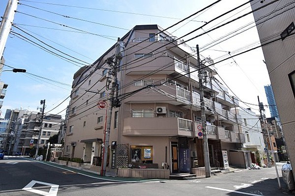 Exterior of Azabu East