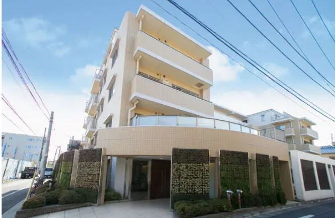 Exterior of Park House Mejiro